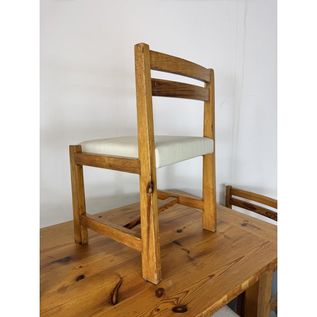 Mid-Century Modern Mid-Century Modern Pine Table and Chairs by Pierre Chapo for Pierre Jeanneret, 1950s, Set of 7 For Sale - Image 3 of 18