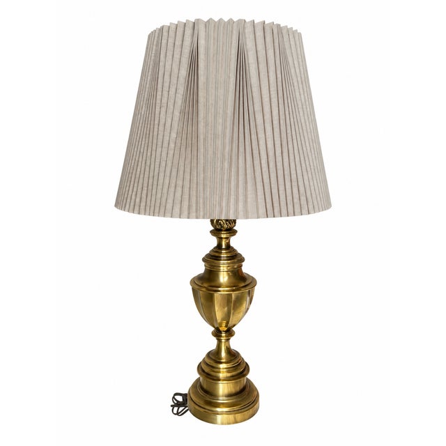 Stiffel Mid 20th Century Stiffel Brass-Tone Fluted Trophy Urn Table Lamp With Pleated Shade For Sale - Image 4 of 10