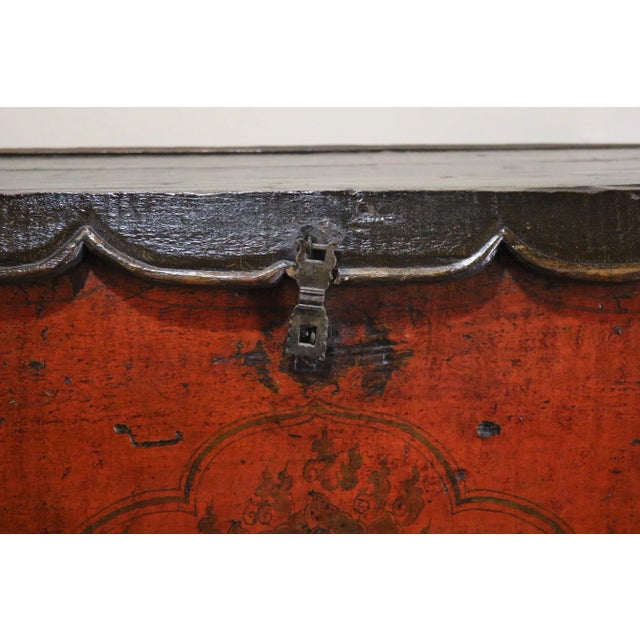 Late 18th Century Late 18th Century Panted Wooden Truck From Tibet For Sale - Image 5 of 10
