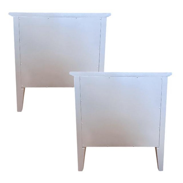 Pair of American of Martinsville White Lacquer Single-Drawer Nightstands For Sale In West Palm - Image 6 of 6