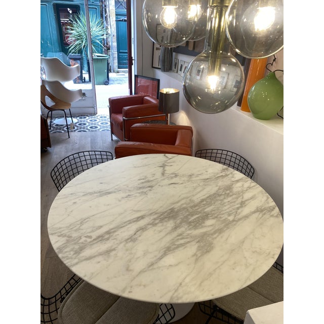 Vintage Tulip Round Table in Calacatta Marble by Eero Saarinen for Knoll Inc., 1970s, in Flawless conditions. Designed...