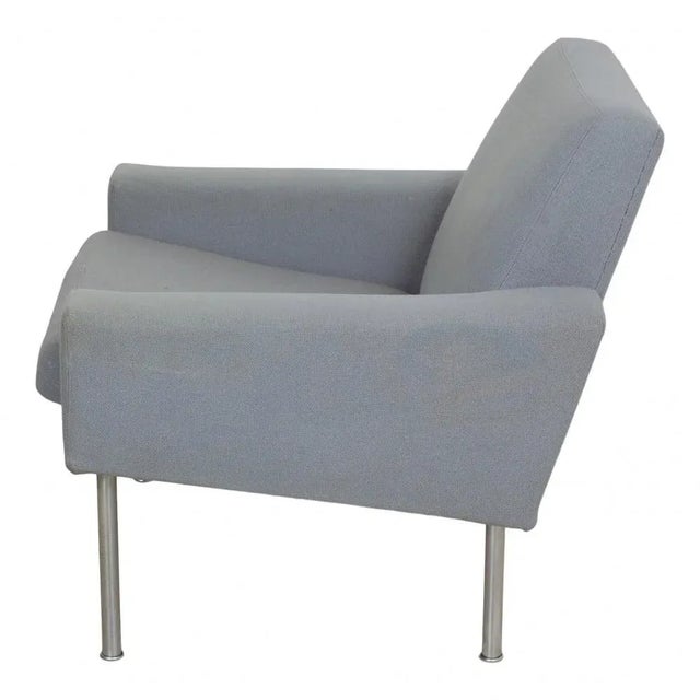 Airport Chair with Grey Fabric by Hans J. Wegner for Getama For Sale - Image 3 of 5