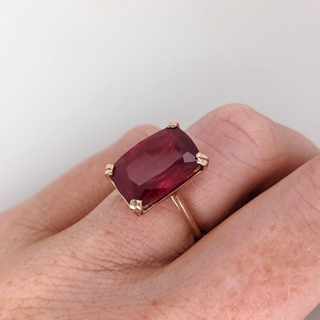 Modern 4.8ct Madagascar Ruby Solitaire Ring: Solid 14k Yellow Gold, Emerald Cut, Size 6.75 For Sale - Image 3 of 12