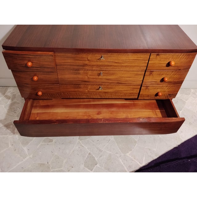 Brown Art Deco Chest of Drawers in Walnut with Bakelite Knobs, Italy, 1930s For Sale - Image 8 of 14