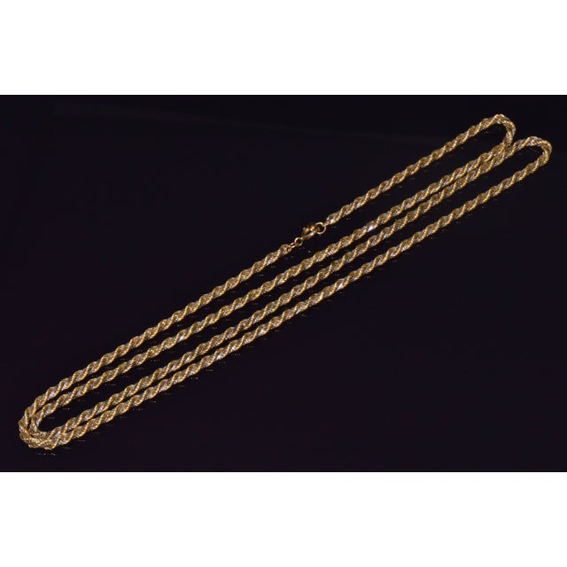Late 20th Century Estate Italian 14k Two-Tone Gold Twisted Rope Chain Unisex Necklace – 30.25 Inches For Sale - Image 9 of 10