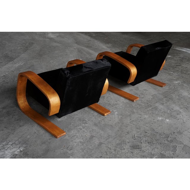 Vintage Tank Lounge Chairs in Pony Skin by Alvar Aalto for Artek, 1960s, Set of 2 For Sale - Image 6 of 10