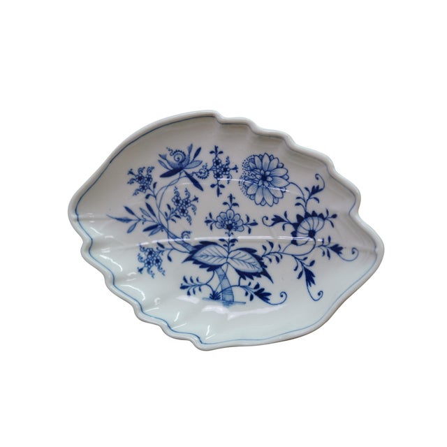 Chinoiserie Antique German Meissen Blue Onion Scalloped Leaf Serving Plate Platter Dish 10" For Sale - Image 3 of 13