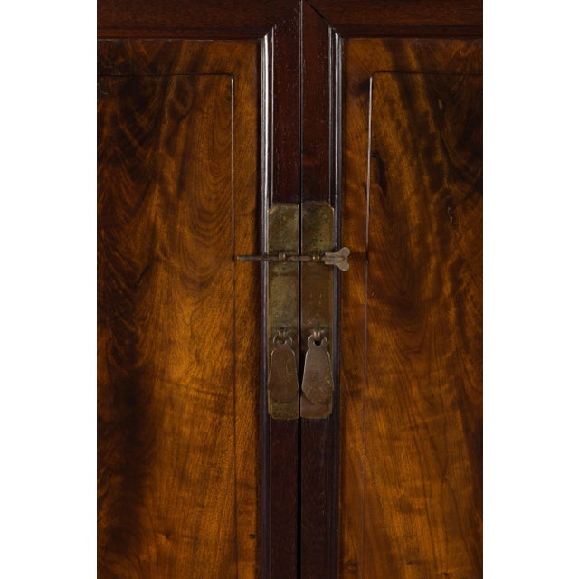 Chinese Two-Toned Early 20th Century Cabinet with Carved Apron and Inner Drawers For Sale In New York - Image 6 of 13
