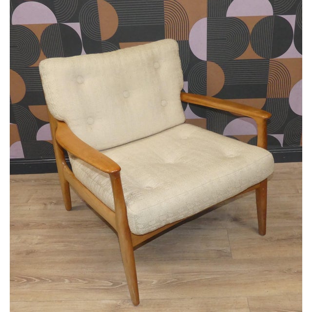 1960s Mid-Century Modern Easy Armchair in Off-White Upholstery and Light Wood, 1960s For Sale - Image 5 of 13