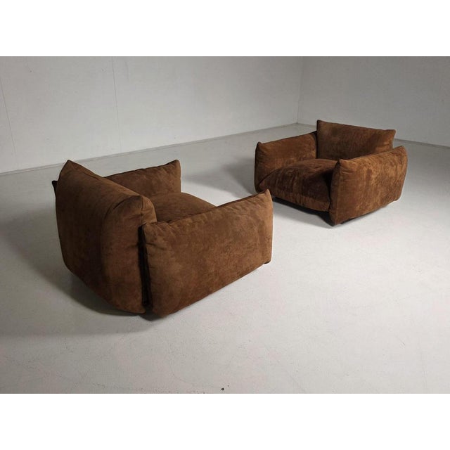 Early edition of the iconic Marenco lounge chairs, designed by Mario Marenco for Arflex in 1970. Celebrated for its...