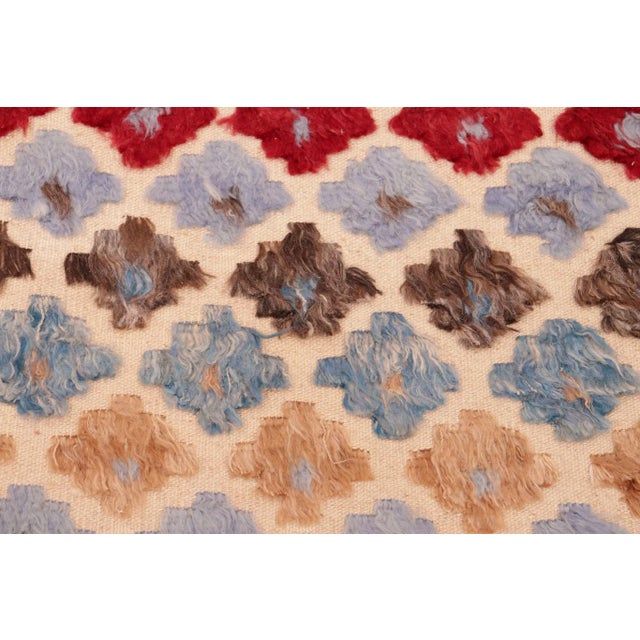 1990s 1990s Abstract Moroccan High-Low Beige/Blue Wool Rug - 6'3'' X 9'4'' For Sale - Image 4 of 8