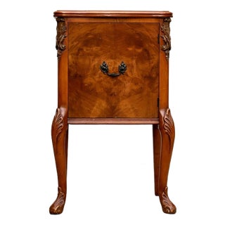 1900-1909 French Louis XV Style Burl Bedside Table For Sale
