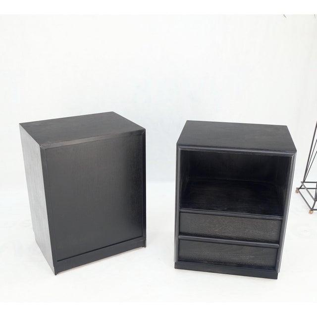 Black Pair Gibbings for Widdicomb Ebonized Black Lacquer Night Stands End Tables Mint For Sale - Image 8 of 15