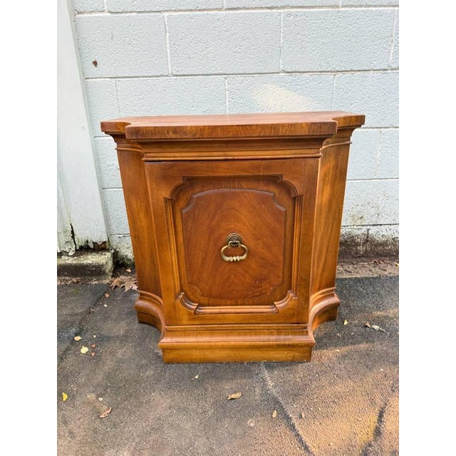 Late 20th Century Pair of Neoclassical Style Davina Collection Nightstands by Drexel For Sale - Image 5 of 17
