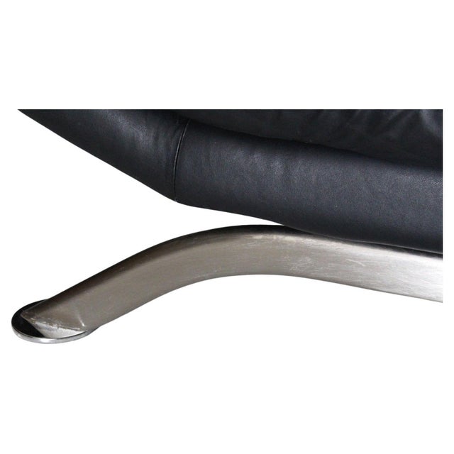 1980s Postmodern Lounge Chair in Black Leather and Steel attributed to Nicoletti Salotti for Avanti, Italy, 1980s For Sale - Image 5 of 12