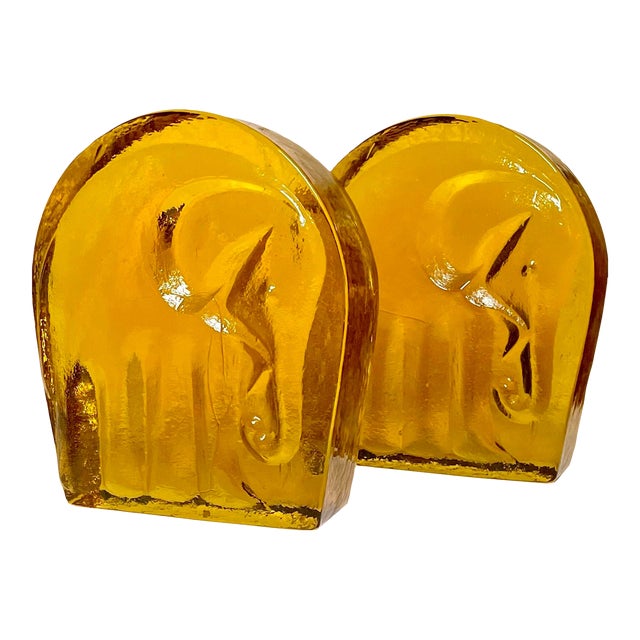 1969 Blenko #699a Elephant Bookends in Wheat by Joel Myers - a Pair For Sale