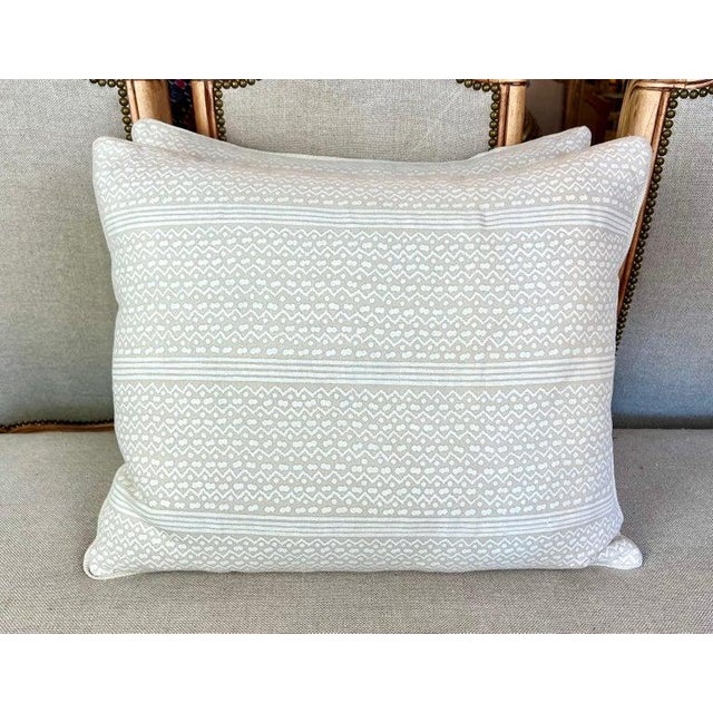 Tapa Stripe Patterned Fortuny Textile Pillows W/ Linen Backs, Pair For Sale In Los Angeles - Image 6 of 7