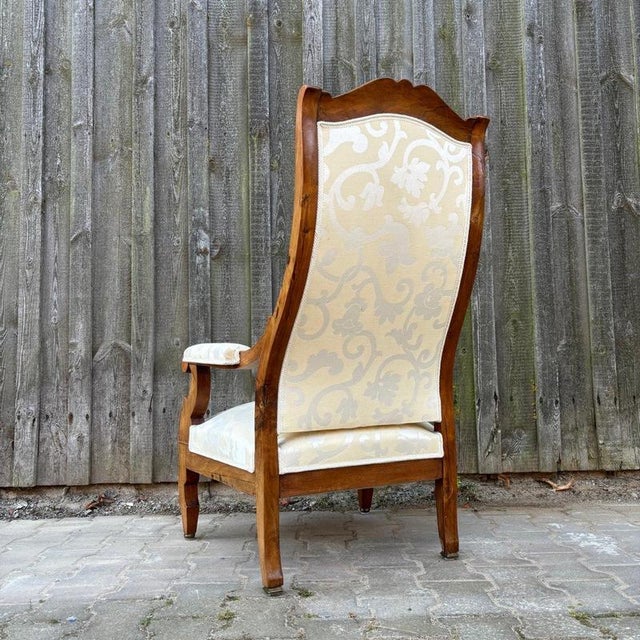 French Voltaire Armchair in Walnut, 1850 For Sale - Image 14 of 15
