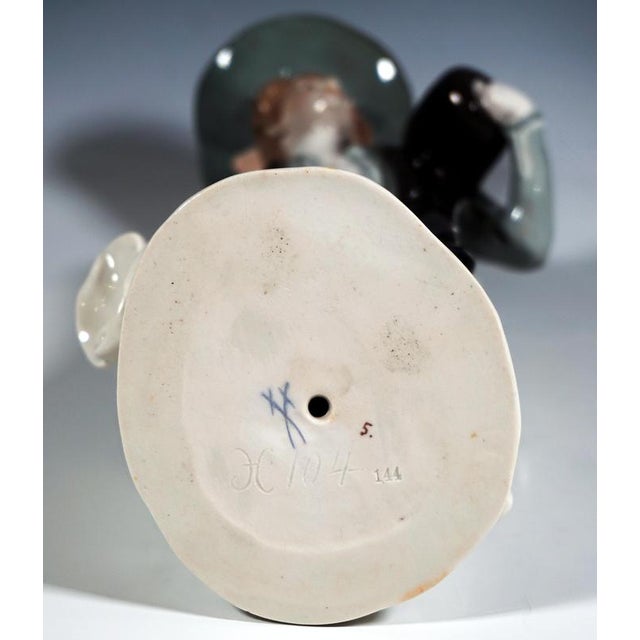 Ceramic Large Art Nouveau Lady with Muff Figurine by Konrad Hentschel for Meissen, 1906 For Sale - Image 7 of 8