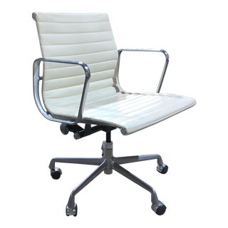 Eames Aluminum Group Management Chair by Herman Miller For Sale