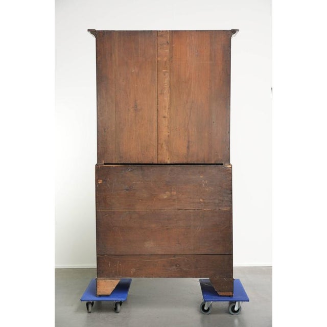 Antique English Oak Bookcase with Upright and Original Glass, 1700s For Sale - Image 5 of 17