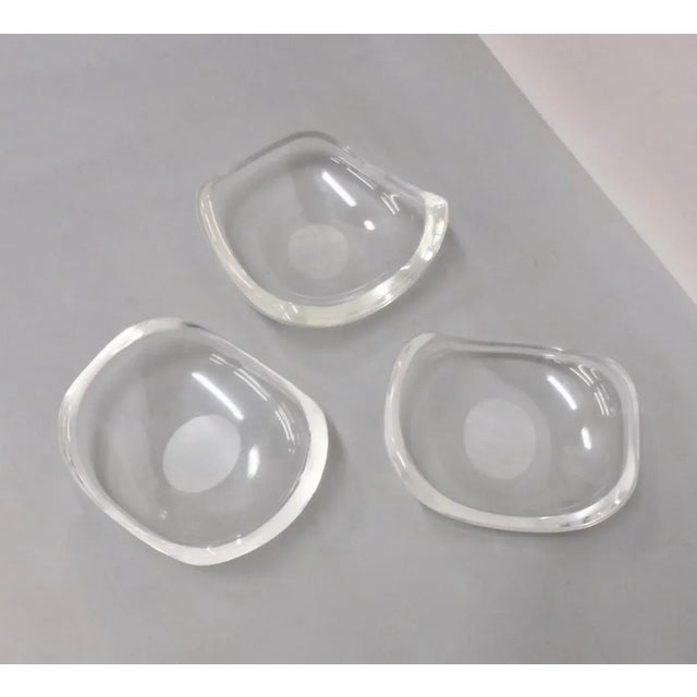 Three Bio Morphic Astrolite Lucite Fruit or Serving Bowls by Ritts For Sale - Image 9 of 10