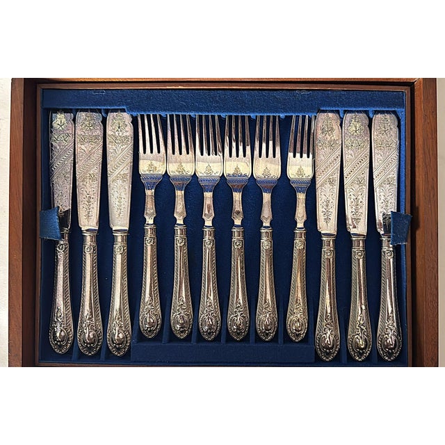 Late 19th Century Victorian English Wooden Box With a Complete Silver-Plated Flatware - 48 pcs For Sale - Image 6 of 18