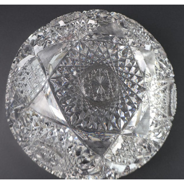 American Brilliant Period Cut Crystal Bowl – 10” Sawtooth Rim, Deep Hobstar & Strawberry Diamond Cutting, C. 1900–1915 For Sale - Image 4 of 9