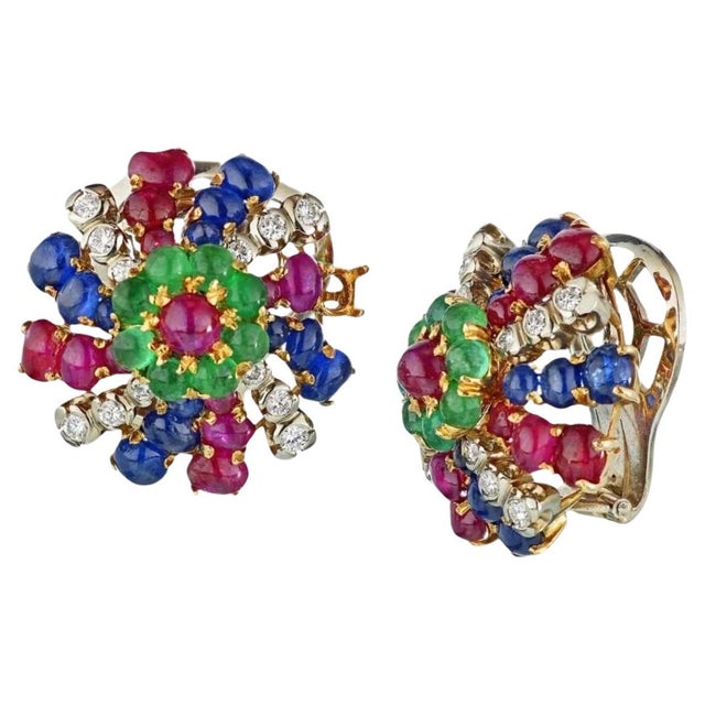 Diamonds, Sapphire & Emeralds Earrings & Brooch / pin Jewelry Set. Circa: 1960's. Impressive 18k gold set of earrings and...