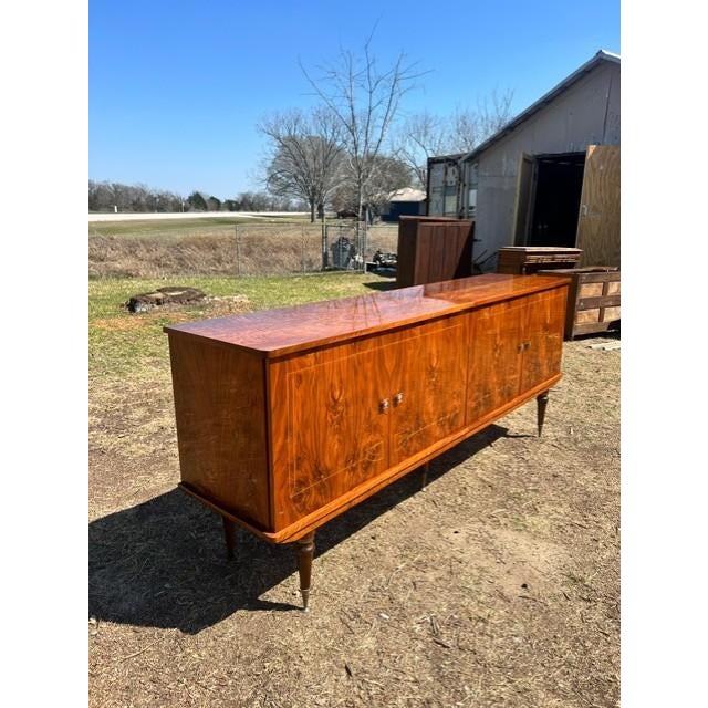 French art deco Walnut burlwood sideboard circa 1940s. The sideboard is in very good condition, 4 doors sideboard, bar...