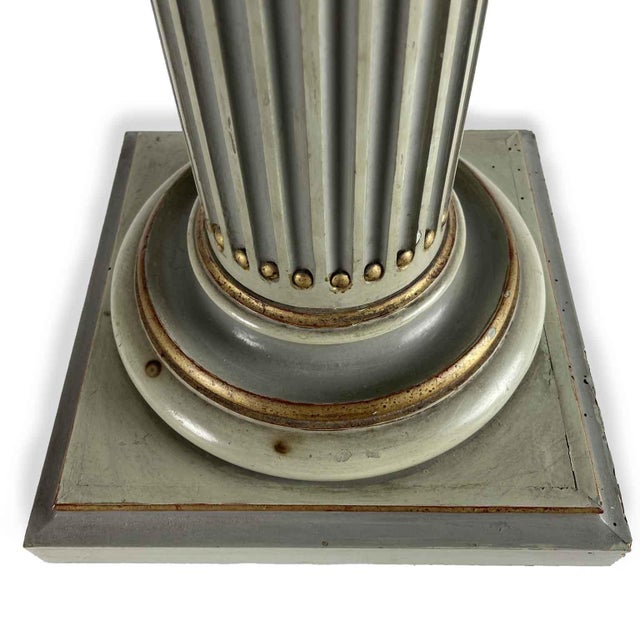 1950s 20th Century Italian Light Green and Gold Columns with Doric Style Carvings, 1950s, Set of 2 For Sale - Image 5 of 7