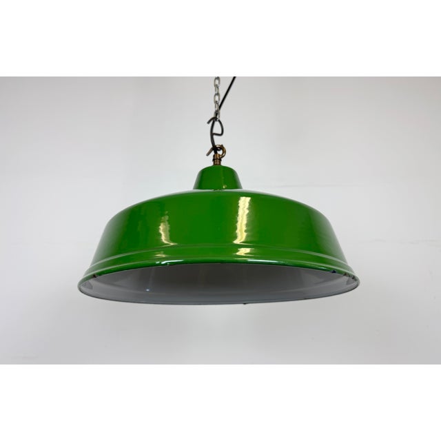 Metal Industrial British Green Enamel Factory Pendant Lamp, 1960s For Sale - Image 7 of 15