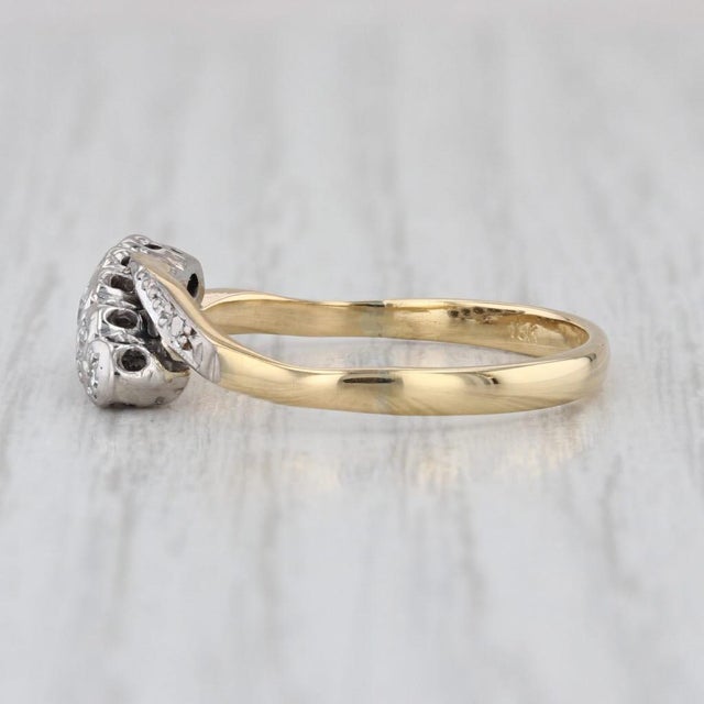 2010s 0.14ctw Diamond Bypass Ring 18k Gold Platinum Size 8.5 Wedding Anniversary For Sale - Image 5 of 8