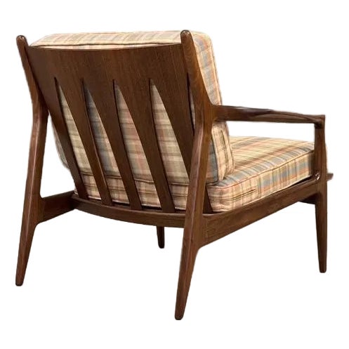 Mid 20th Century Archie Walnut Lounge Chair Attributed to Milo Baughman For Sale