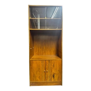 Late 20th Century Walnut and Glass Modern Lighted Display Bookcase For Sale