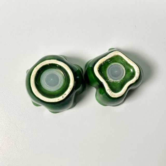 1960s Vintage Boho Chic Hollywood Regency Shamrock Salt & Pepper Shakers - A Pair. For Sale - Image 10 of 10