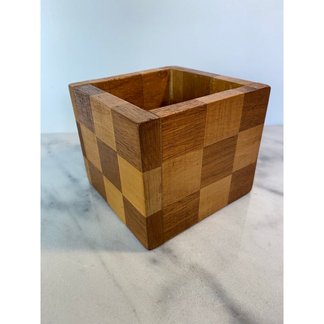 Mid-Century Modern 20th C. Mid-Century Modern Handcrafted Checkerboard Inlay Mixed Wood Cube Pen Holder or Planter For Sale - Image 3 of 8