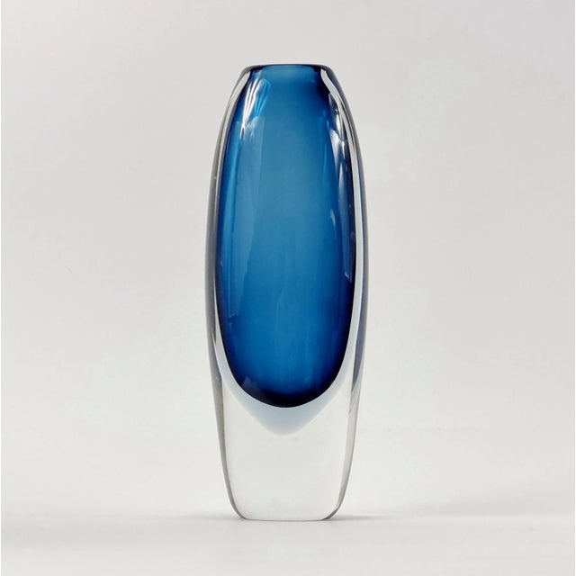 Stunning and rare sommerso glass vase designed by the pioneer of Swedish glass art, Vicke Lindstrand and produced by Kosta...