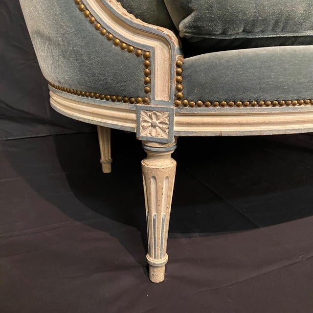 Antique French Louis XVI Painted Carved Loveseat and Pair of Bergeres -Set of 3 For Sale - Image 10 of 10