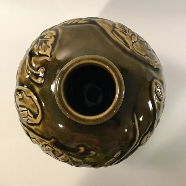 1990s 1995 Thai Celadon Vase in English Jade Glaze For Sale - Image 5 of 10