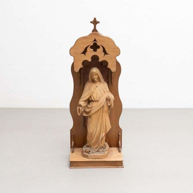 Large Traditional Figure of a Virgin in Wood Niche, 1950 For Sale - Image 12 of 14