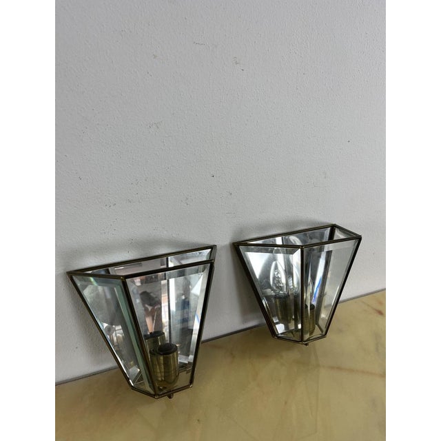 Set of 2 Mid-century brass glass mirror wall lamps, Made in Italy from the 1950s Good condition, intact glass, E14 lamps...