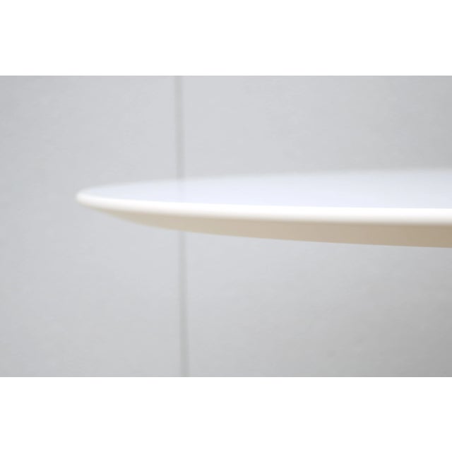 Mid-Century Modern Eero Saarinen for Knoll 47" Round White Tulip Dining Table For Sale - Image 15 of 18