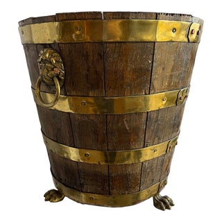 English Regency Wood and Brass Belted Bucket With Claws, Circa 1820 For Sale