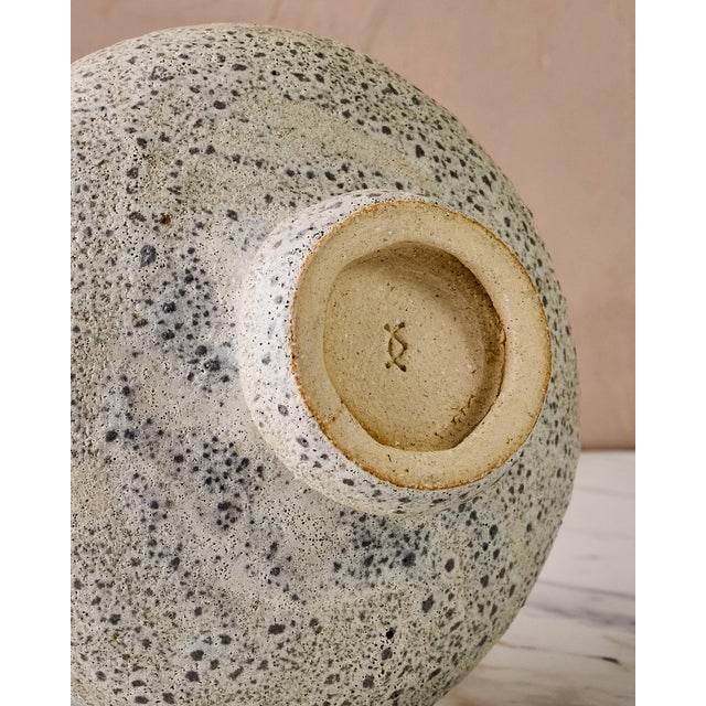Handcrafted "Calpide Granito" Decorative Vase by Canoa Lab in Speckled Gray Stoneware For Sale In Baltimore - Image 6 of 6