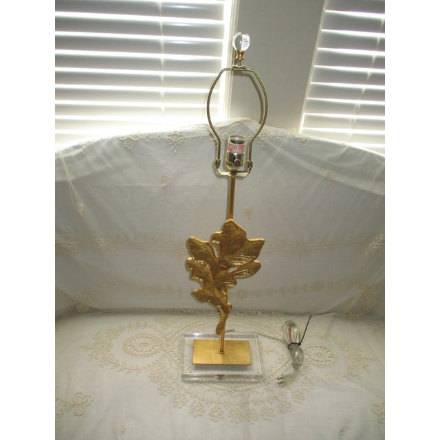 Vintage Maitland Smith Style Golden Oak Leaf on Lucite Base Table Lamp For Sale - Image 9 of 11