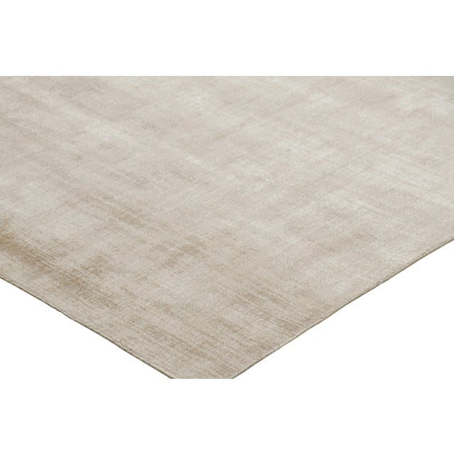Rug & Kilim’s Oversized Contemporary Textural Solid Rug in Light Beige Tones For Sale In New York - Image 6 of 7