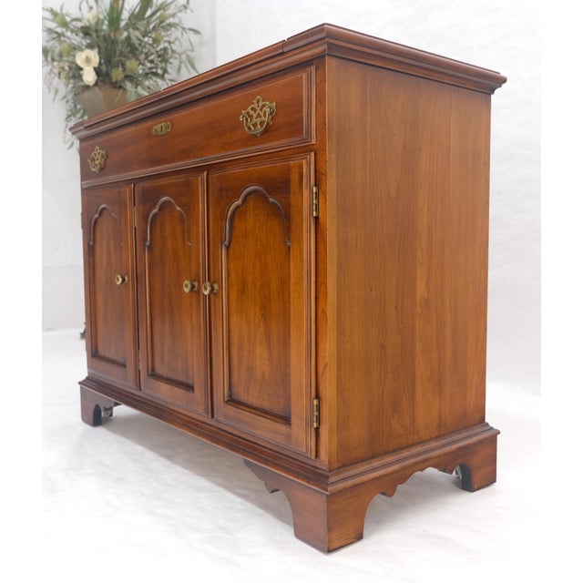 Late 20th Century Flip Top Banded One Drawer Raised Panel Cherry 3 Door Liquor Cabinet Server MINT For Sale - Image 5 of 18