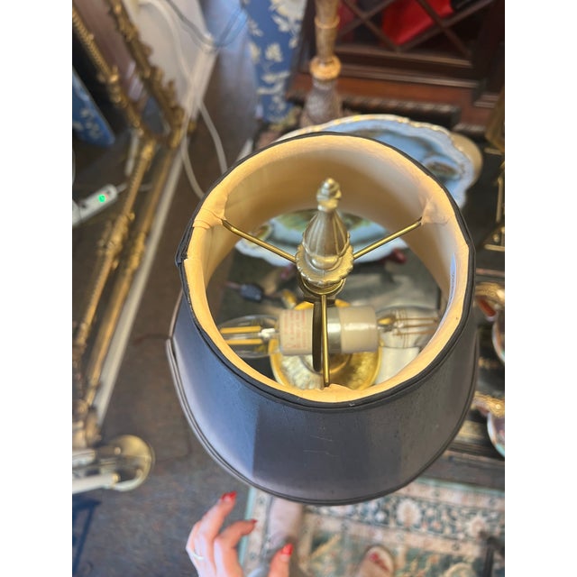 Metal Vintage Neoclassical Hollywood Regency Style Petite Urn Table Lamp For Sale - Image 7 of 9