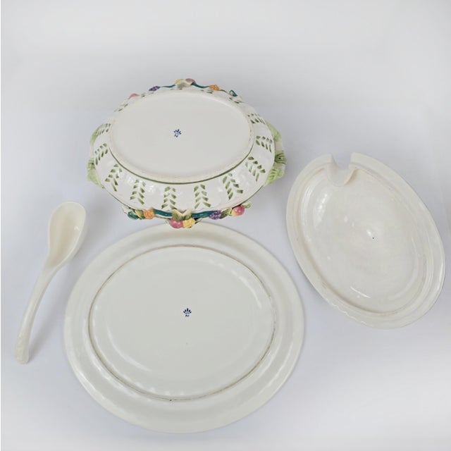 Vintage Italian Majolica Tureen With Underplate and Ladle - 3 Pieces For Sale - Image 11 of 14